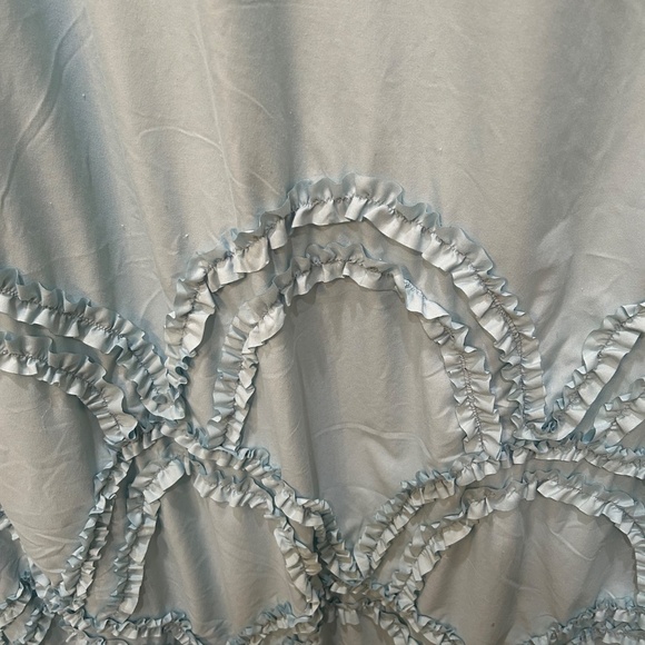 Shower Curtain ,rug and two hand towels and rings - Picture 2 of 6